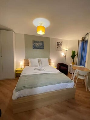 1 slaapkamer, een bureau