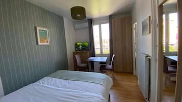 1 slaapkamer, een bureau