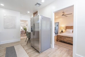 2 chambres, bureau, accĂšs au Wi-Fi (inclus), literie fournie