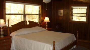 2 bedrooms, iron/ironing board, internet, bed sheets