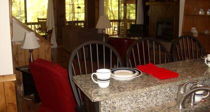 A CABIN ON PARADISE Tranquil cabin in Murphy - Perfect getaway for relaxation