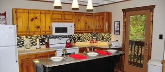 A CABIN ON PARADISE Tranquil cabin in Murphy - just 1 mile from JCC Folkschool