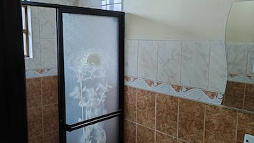 Habitación triple estándar, vistas a la montaña | Wifi gratis