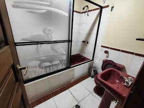 Comfort Double Room, Mountain View | Bathroom - Hostería Tiopullo  (Mulaló)