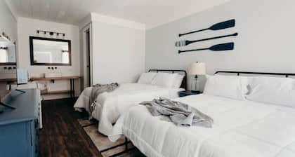 Eagle Creek Room, Lakeside Inn at Dale Hollow