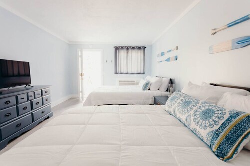 Amonette Bend Room, Lakeside Inn at Dale Hollow