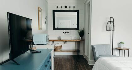 Captain`s Cove, Lakeside Inn at Dale Hollow