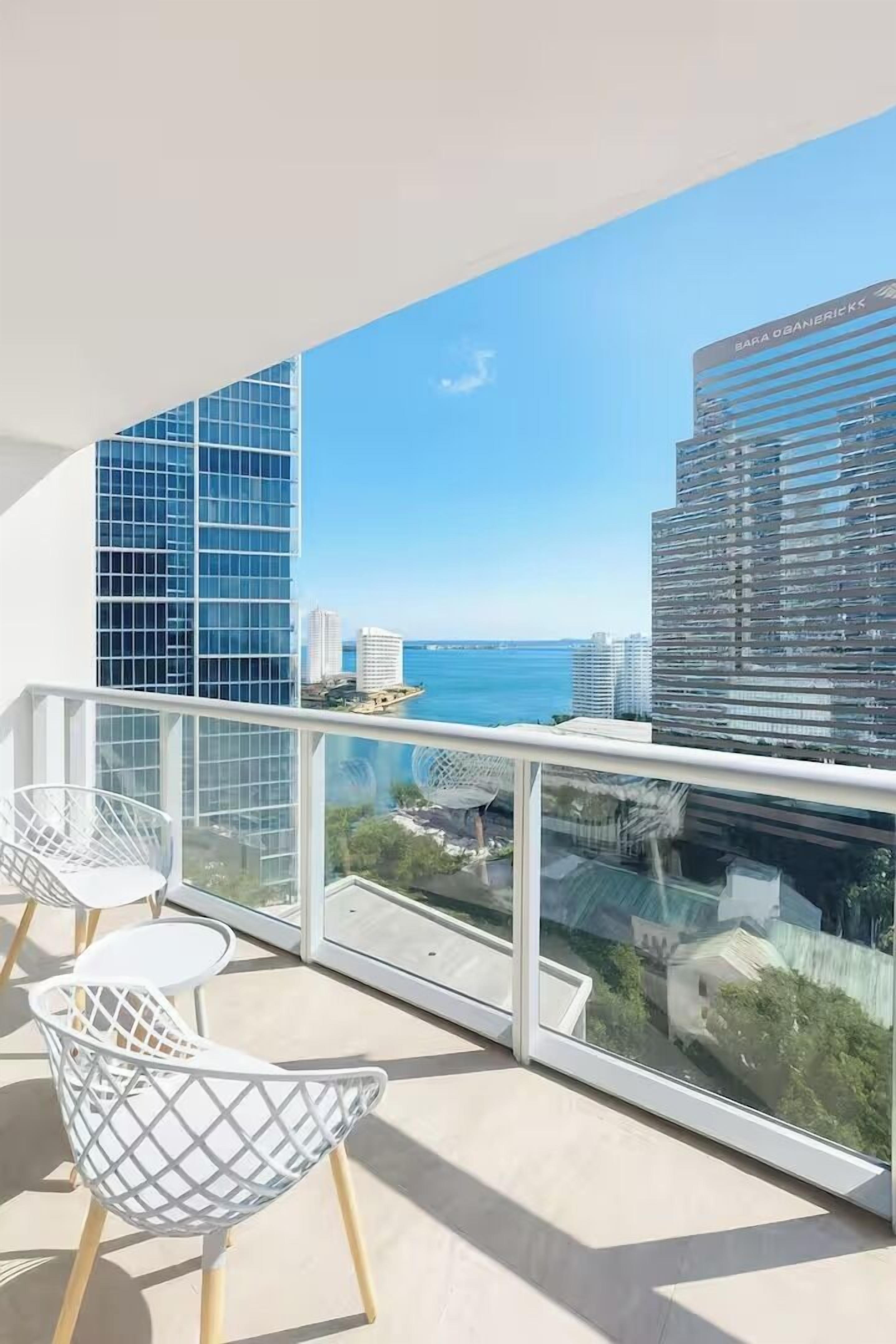 Suite de diseño, balcón, vistas al mar | Vistas del balcón