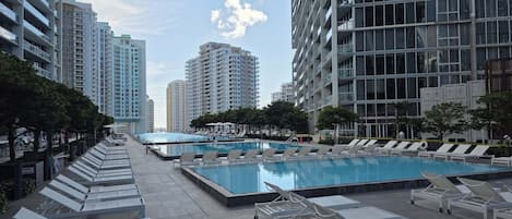 Outdoor pool, free cabanas, pool umbrellas