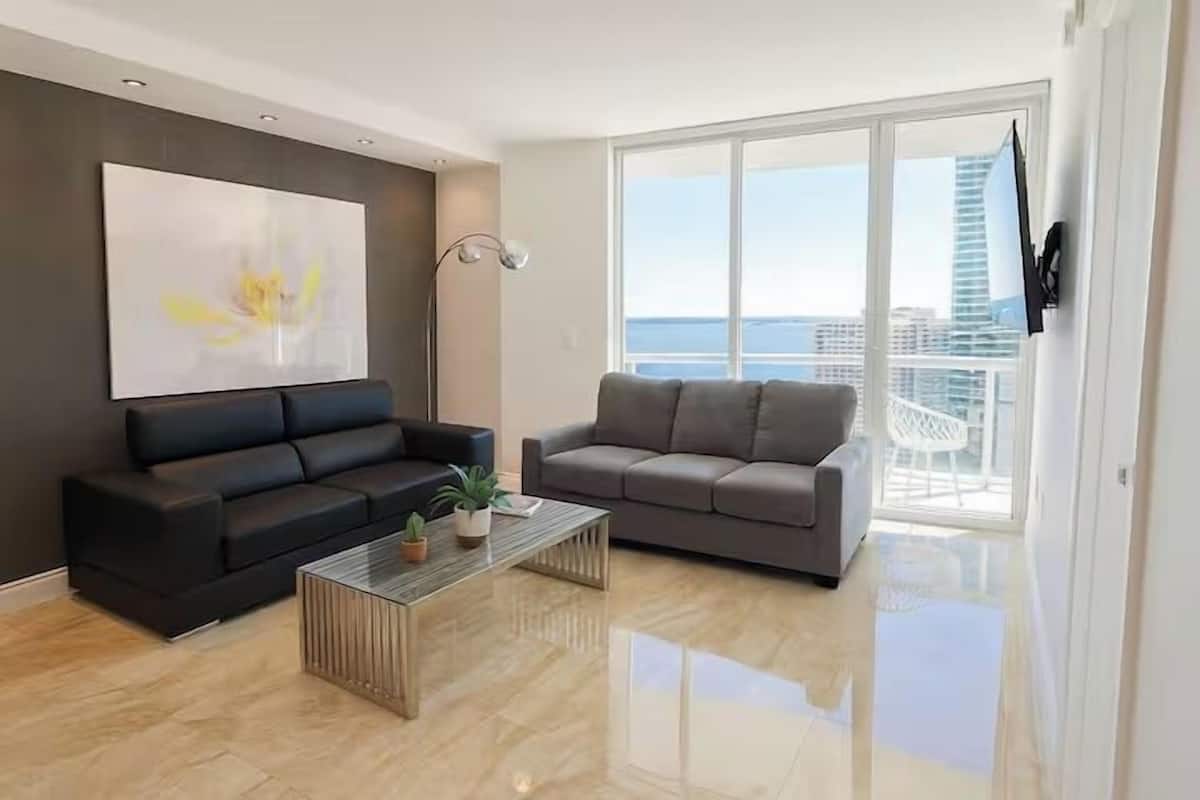 Design-Suite, Balkon, Meerblick | Wohnbereich