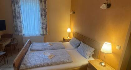 Comfortable double rooms directly on the Schleibrücke bridge