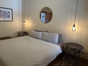 1 sovrum, skrivbord, strykjärn/strykbräda och gratis wi-fi