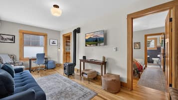 1 habitación, escritorio, tabla de planchar con plancha y wifi gratis