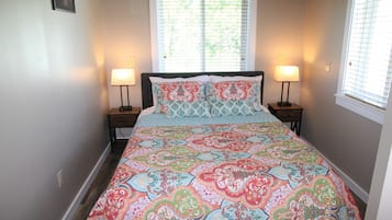 1 quarto, escrivaninha, Wi-Fi de cortesia, roupa de cama