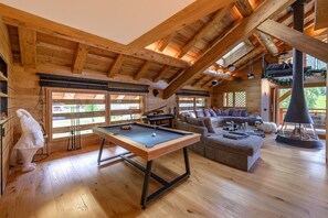 Spielezimmer