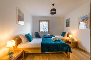 3 bedrooms, iron/ironing board, free WiFi, bed sheets