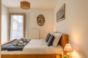 3 chambres, fer et planche à repasser, accès au Wi-Fi (inclus)