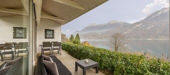 Maison Lacustre – Maison contemporaine avec vue panoramique sur le lac d’Annecy