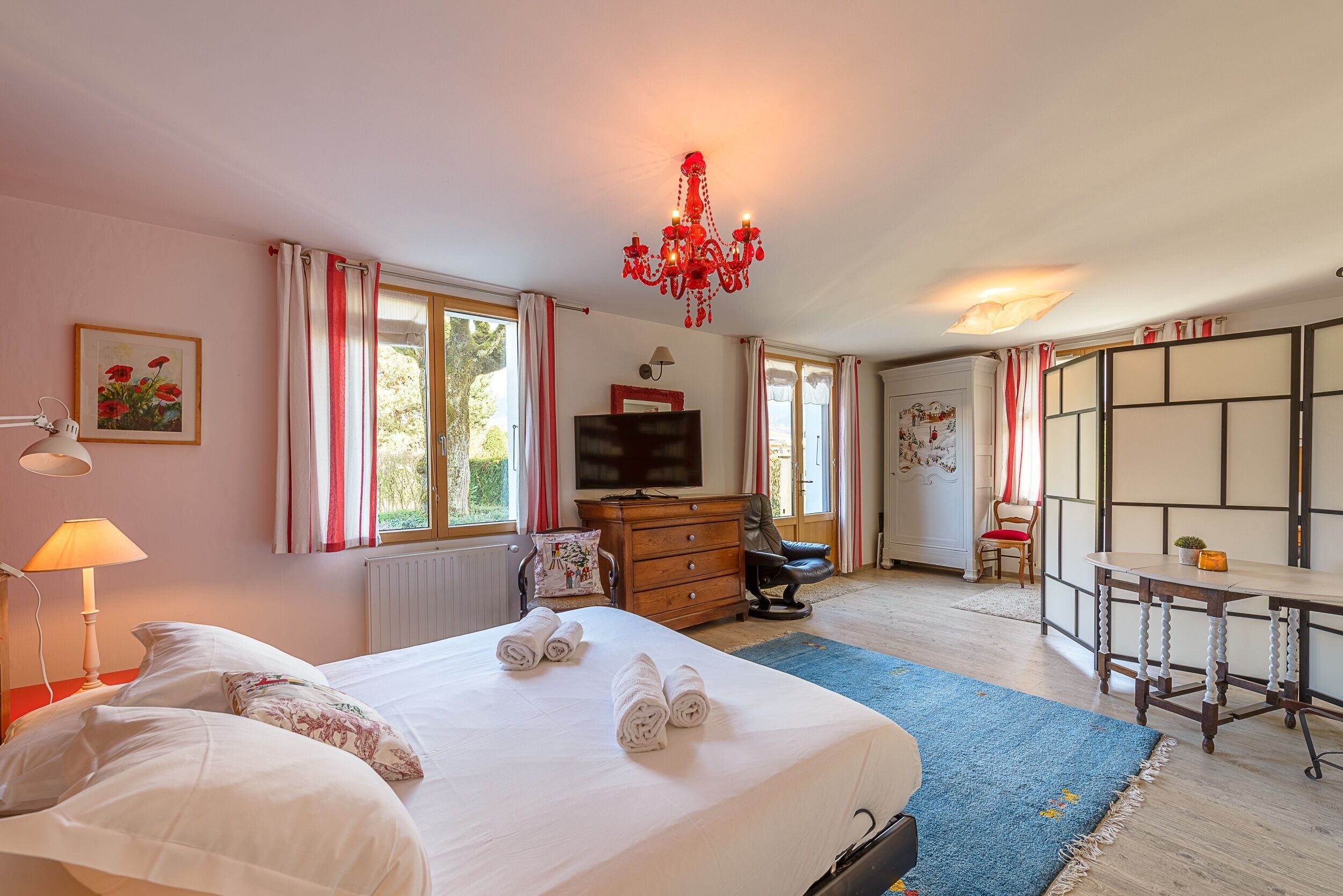 6 chambres, fer et planche à repasser, Wi-Fi gratuit, draps fournis