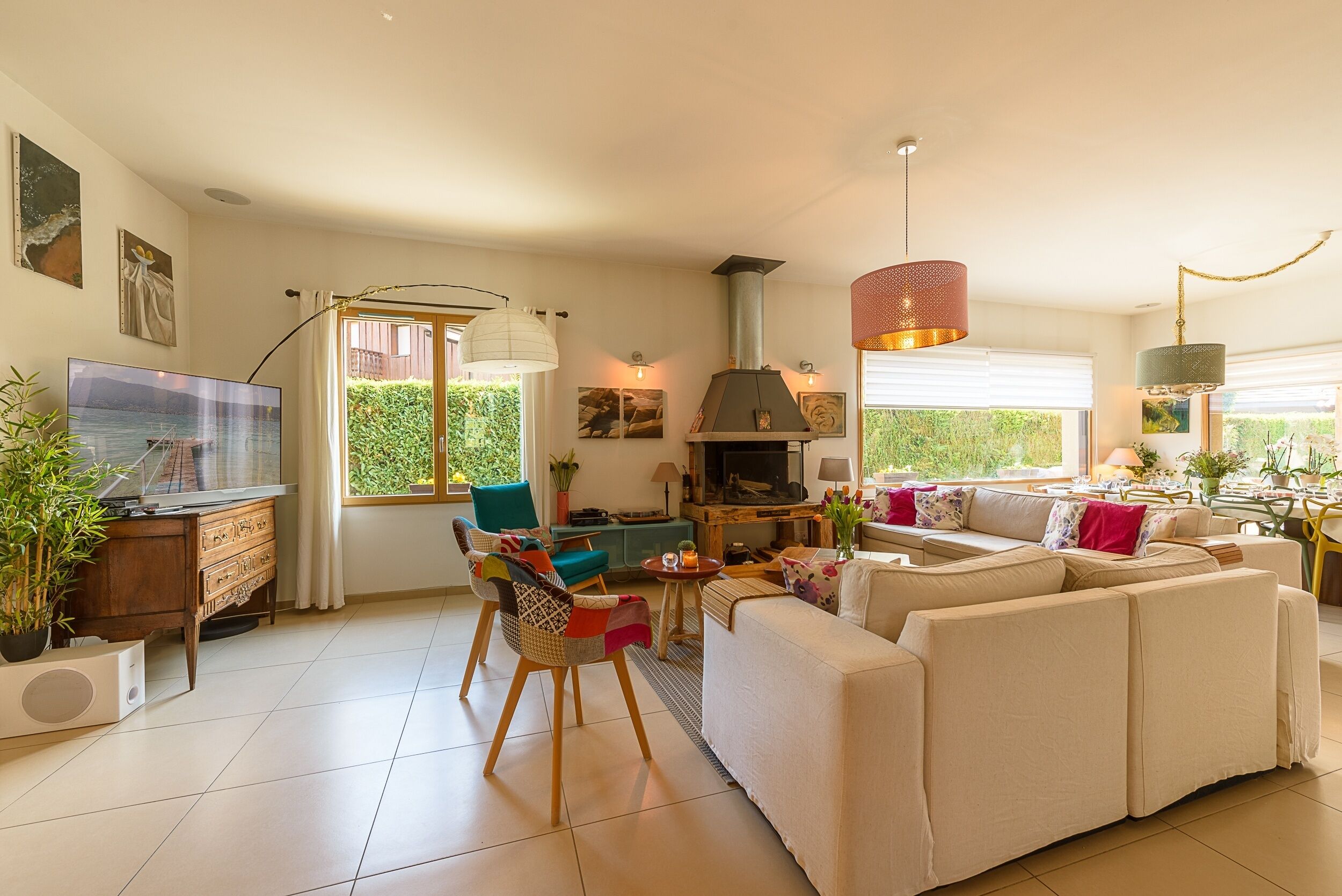 Télévision, chaîne hi-fi