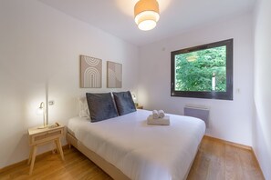 2 chambres, fer et planche à repasser, Wi-Fi gratuit, draps fournis