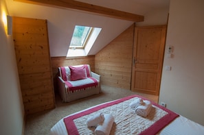 1 chambre, fer et planche à repasser, Wi-Fi gratuit, draps fournis