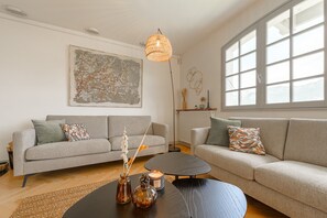 Télévision, chaîne hi-fi