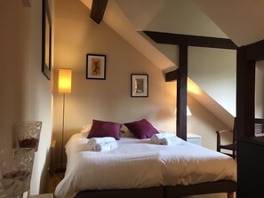 Strykejern/-brett, wi-fi (inkludert) og sengetøy