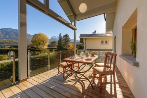 Outdoor dining - Villa Nautica - À deux pas de la plage et du lac (Saint-Jorioz)