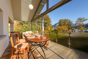 تناول الطعام بالخارج