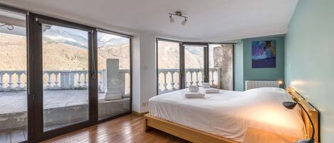 2 slaapkamers, een strijkplank/strijkijzer, gratis wifi, beddengoed