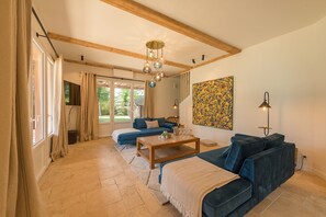 Télévision, lecteur de DVD, chaßne hi-fi