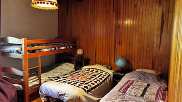 4 chambres, fer et planche Ă repasser, draps fournis