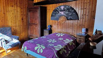 4 slaapkamers, een strijkplank/strijkijzer, beddengoed