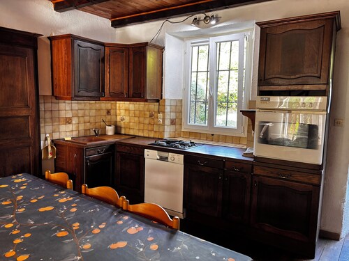 Ancienne maison dans petit village savoyard