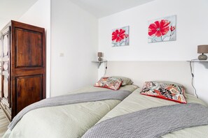 Free WiFi, bed sheets