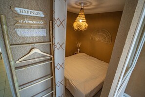 1 chambre, fer et planche à repasser, Wi-Fi gratuit, draps fournis