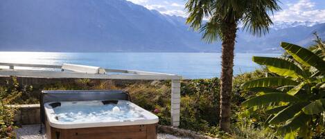 مغطس سبا خارجي