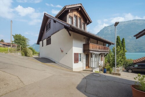 Luxury Swiss Chalet | Spa • Lake Views • near Interlaken