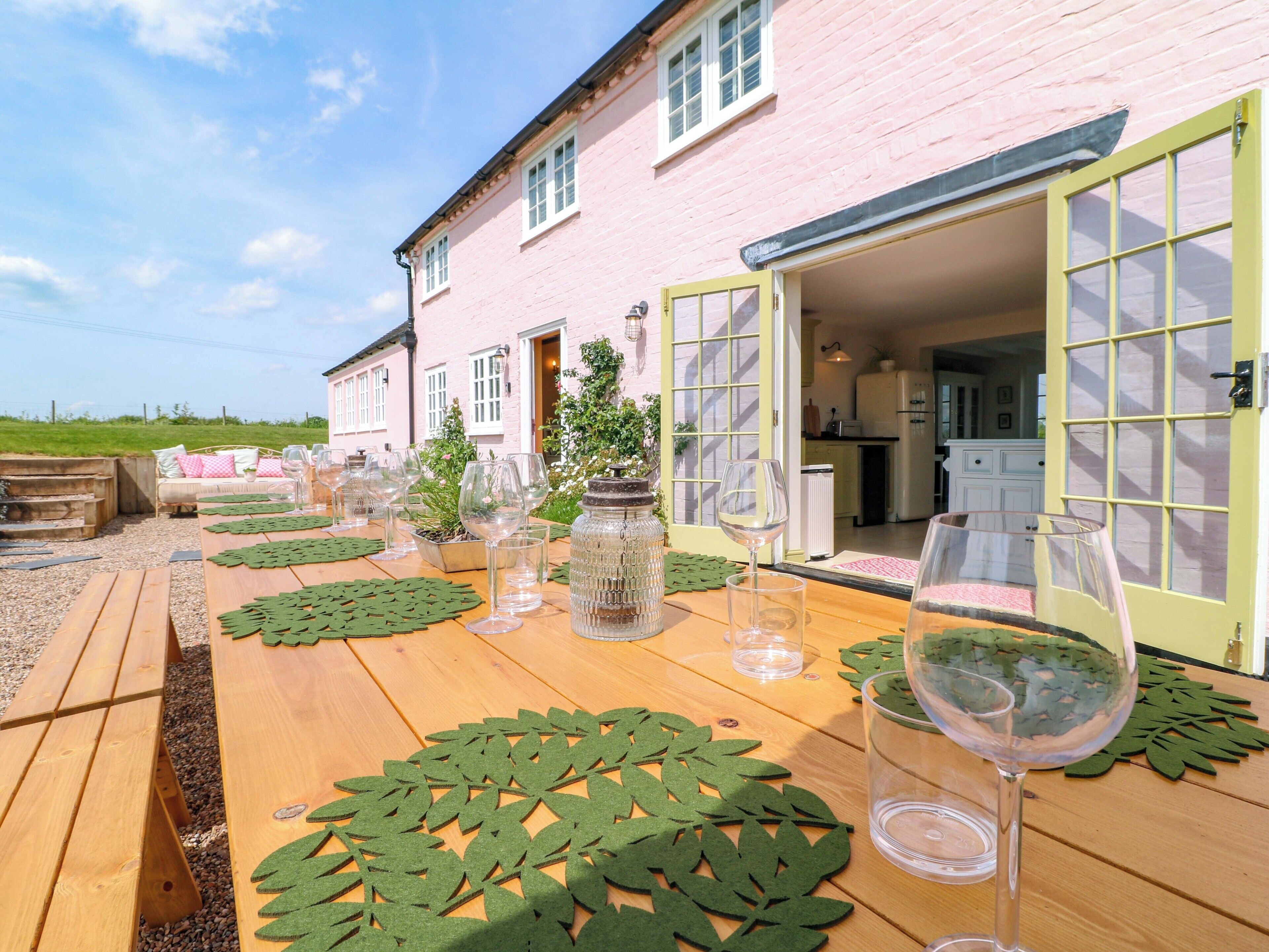 Cottage | Outdoor dining