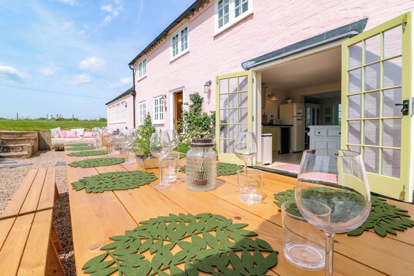Cottage | Outdoor dining