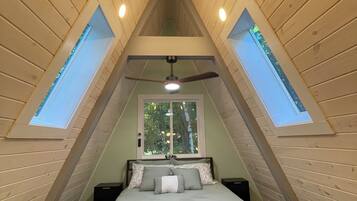 2 bedrooms, desk, free WiFi, bed sheets