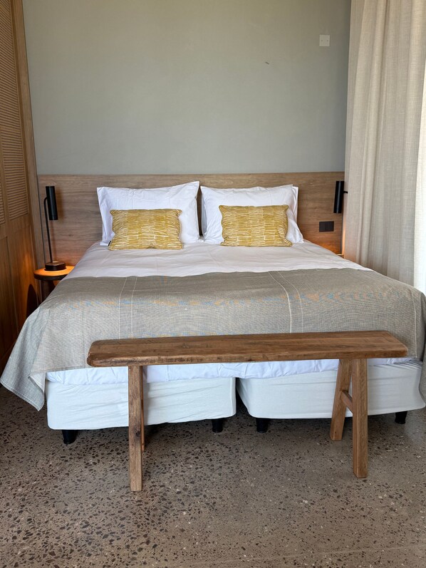 In-room safe, free WiFi