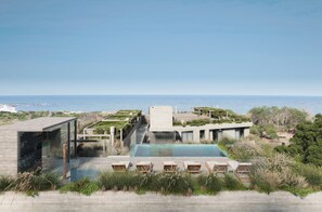 Vista frontal de la propiedad