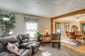 Fireplace - Fish, Unplug & Unwind! Countryside Plymouth Home (Plymouth)