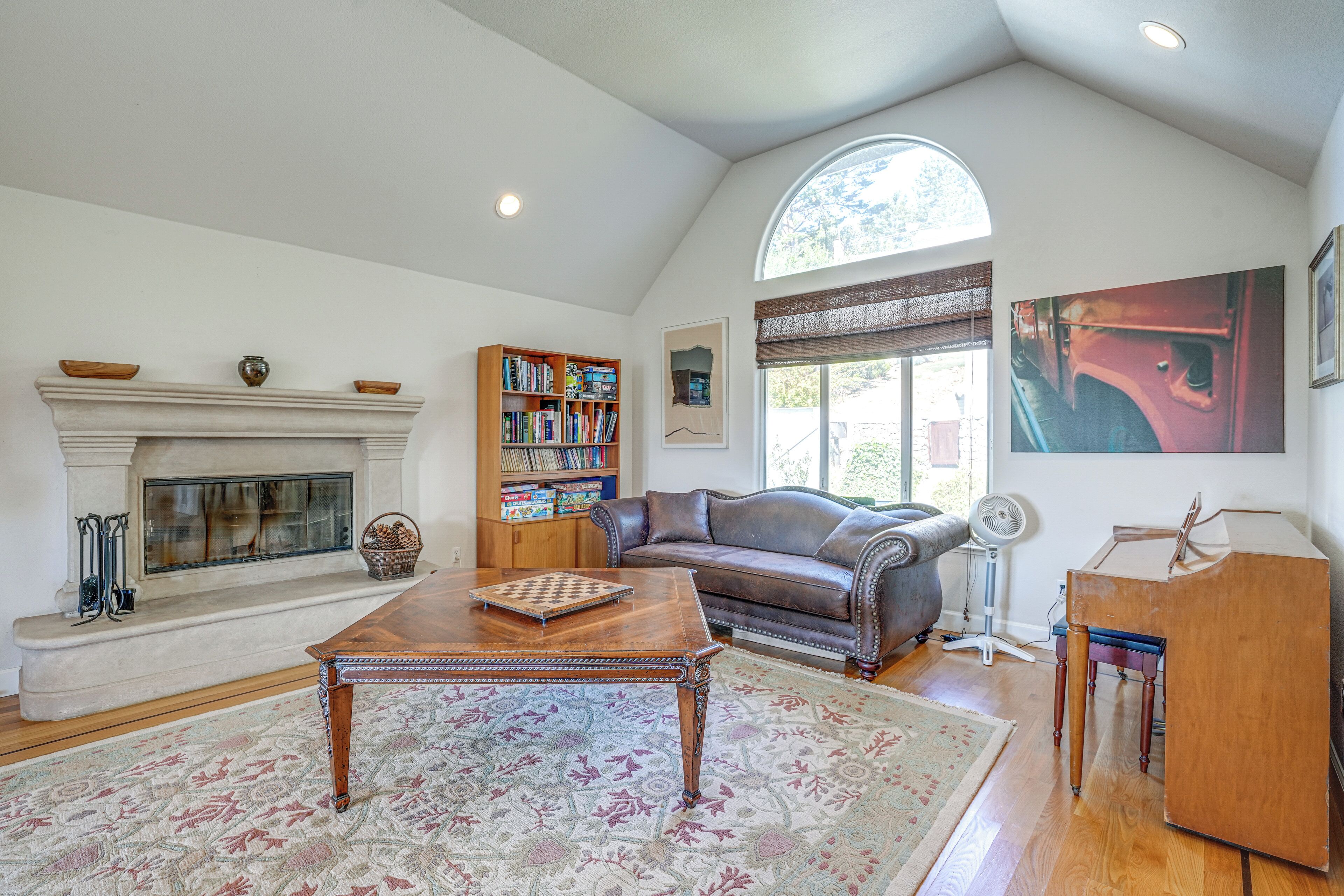 Mtn Views & Hot Tub: 4,300-sq-ft Oakland Retreat - Berkeley, CA