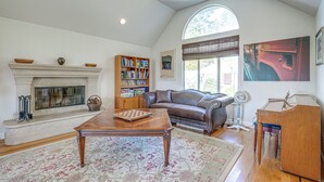 Unclassified image, 5 of 30, button - Mtn Views & Hot Tub: 4,300-Sq-Ft Oakland Retreat (Oakland)