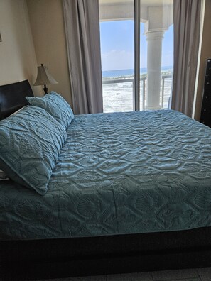 2 chambres, fer et planche à repasser, accès Internet, draps fournis