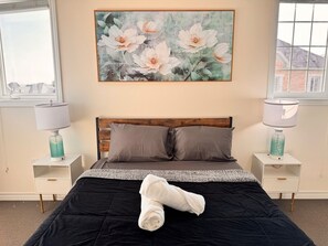 3 bedrooms, iron/ironing board, Internet