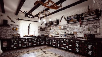 Premium-Zimmer, Bergblick | Eigene Küche | Großer Kühlschrank, Mikrowelle, Ofen, Herdplatte